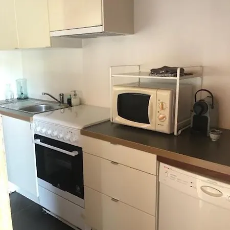 Hébergement de vacances Maison Avec Piscine Quartier Résidentiel